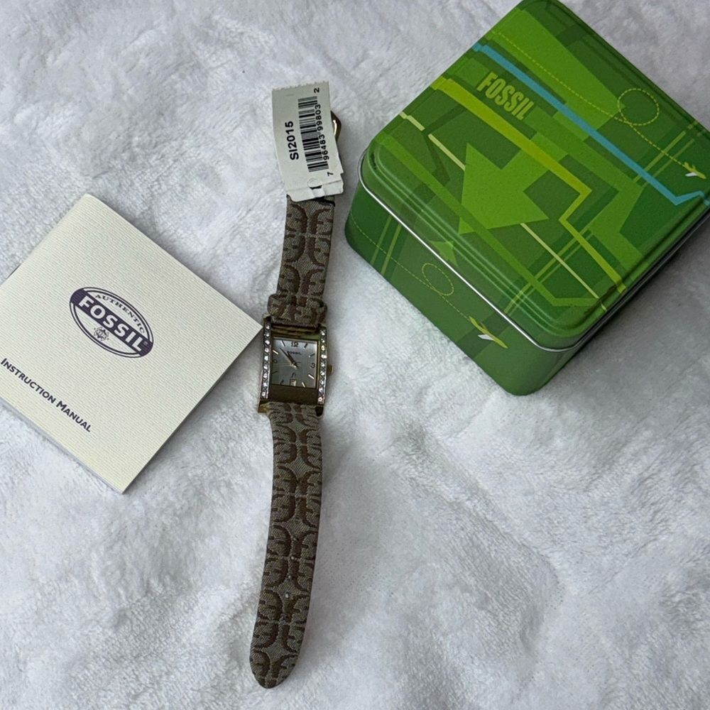 VTG Fossil F2 Gold Tone Rectangle Dial Date Indicator Crystal Accent Watch - Picture 6 of 14